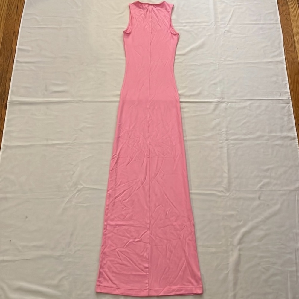 SKIMS SOFT LOUNGE SLEEVELESS
LONG DRESS